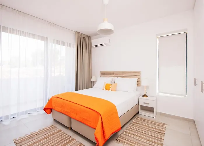 Aquarama Pool Apt. - Blue איקסיה