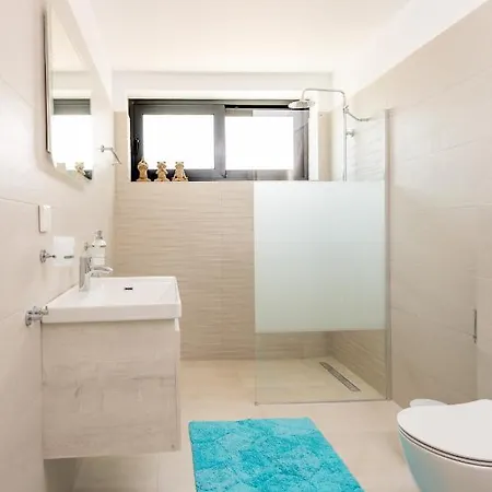 Aquarama Pool Apt. - Blue * イキソス