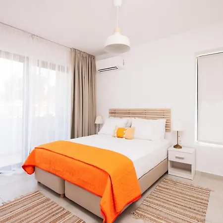 Aquarama Pool Apt. - Blue Ixia (Rhodes)